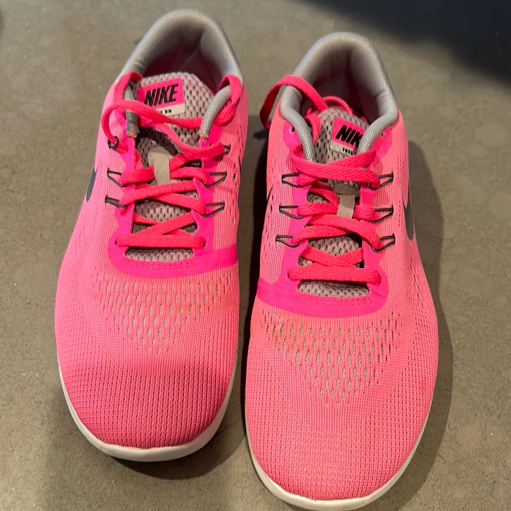 Pink Nike free RN sneaker